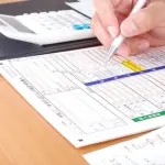 確定申告書に給与所得がある場合の経営経験の扱いは？」【建設業法・常勤役員等】